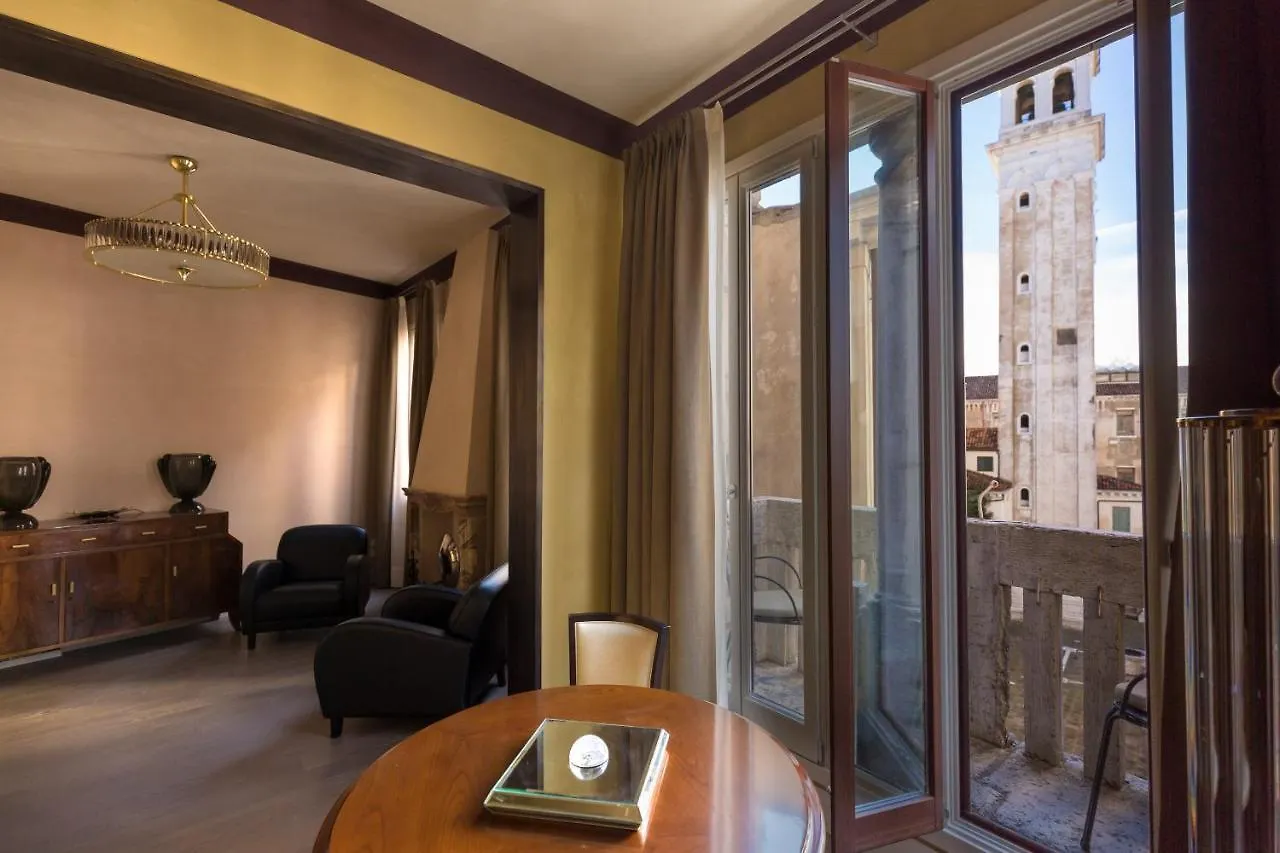 Liassidi Wellness Suites Venice Hotel