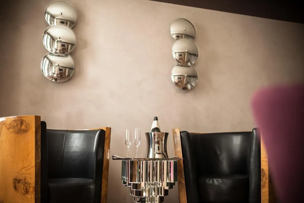 Liassidi Wellness Suites Venice 4*,