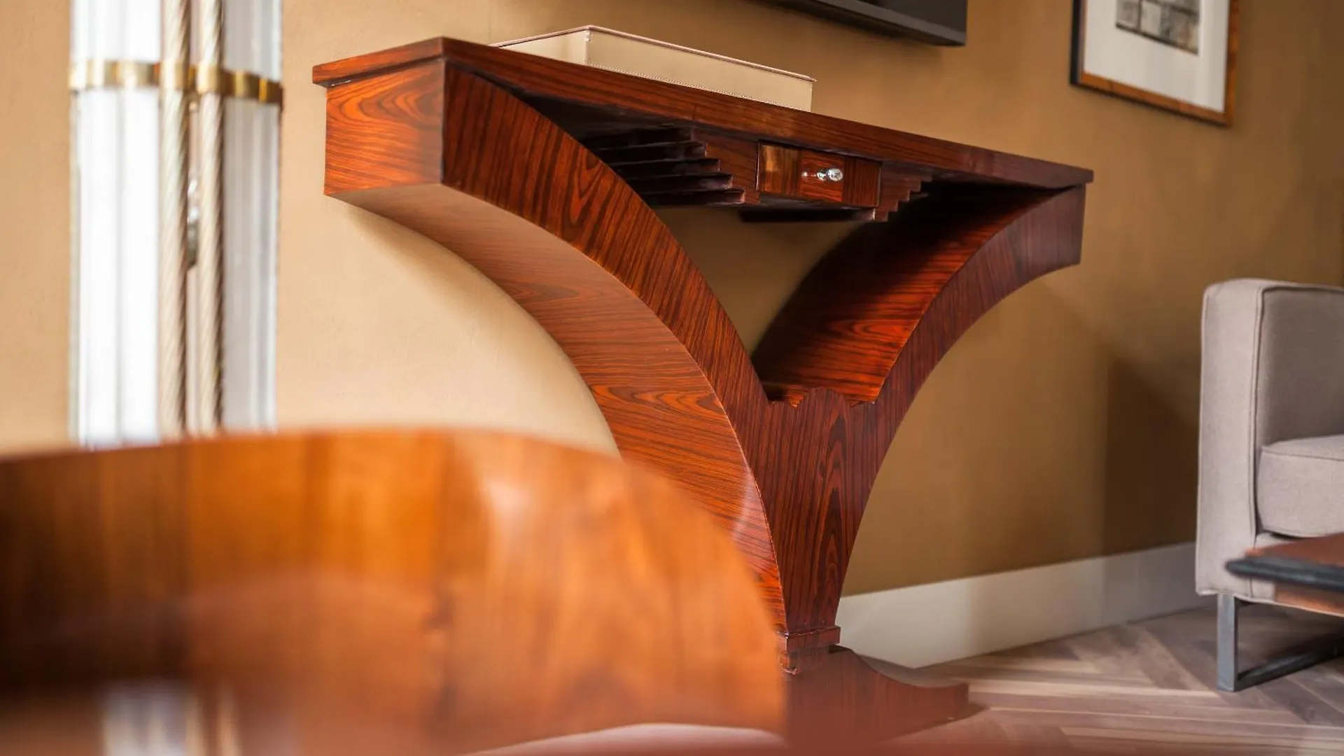 Liassidi Wellness Suites Venice 4*,