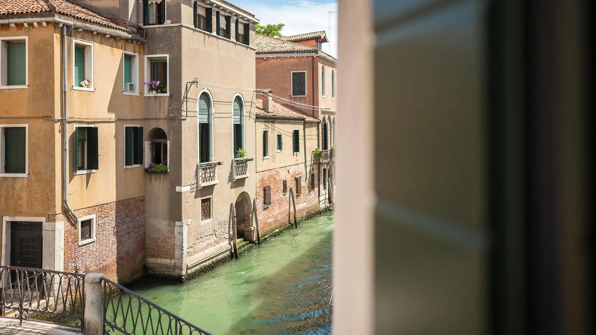 Liassidi Wellness Suites Venice